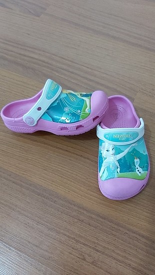 crocs terlik