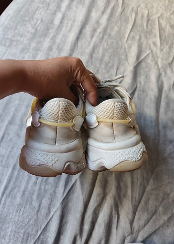 35 Beden beyaz Renk adidas ozweego çocuk ayakkabısı