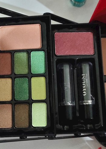 Kırmızı Çok Renkli Göz Farı Paleti - Görsel 3