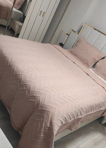 Yataş Nakışlı Pudra Pembe Yatak Örtüsü