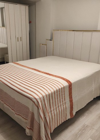 Bej Çizgili Yatak Örtüsü - Görsel 2