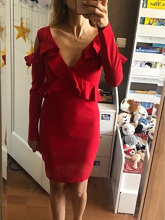 Kırmızı elbise - Görsel 2