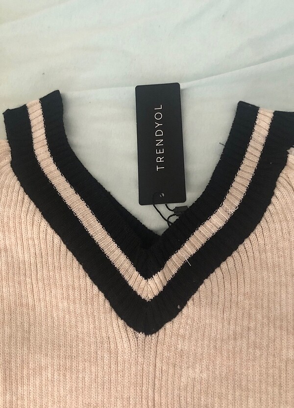 Omuz dekolteli triko - Görsel 2