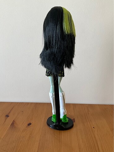 Monster High Scarah Screams