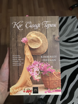Kır Çiçeği Tepesi ( Kitap ) 