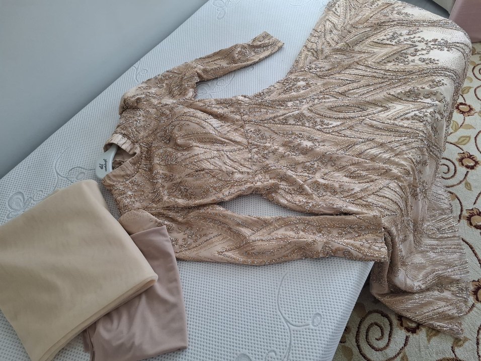 Bej Uzun Kollu Drapeli Kadın Abiye Elbise - Görsel 3