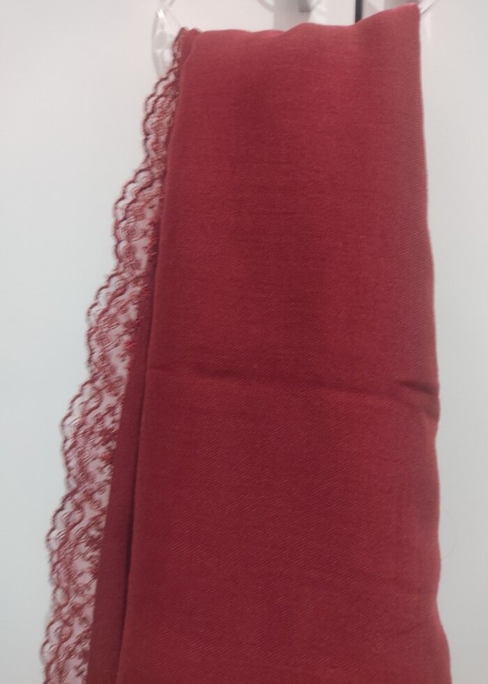 Bordo kenarları dantelli şal - Görsel 2