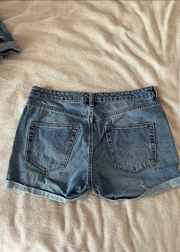 H&M Mavi Düğmeli Kısa Denim Şort