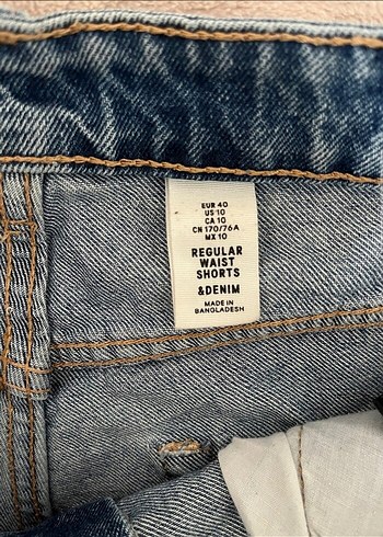Mavi Düğmeli Kısa Denim Şort