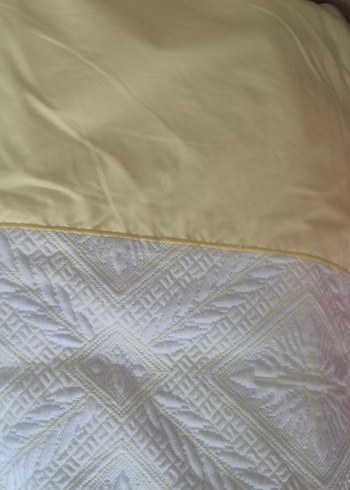 yeni özel dikim Beyaz ve pastel sarı yatak örtüsü - Görsel 2
