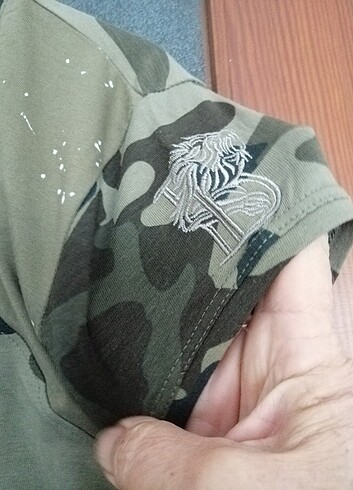 l Beden Orijinal Pierre Balmain kamuflaj desen Tshirt
