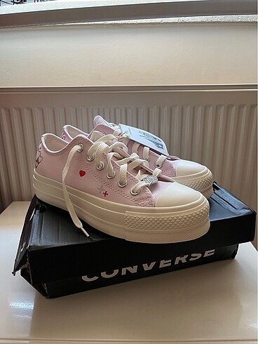 Converse kalpli