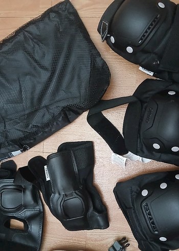 Beyaz Gri Oxelo Dizlikleri ve kasket - Görsel 5