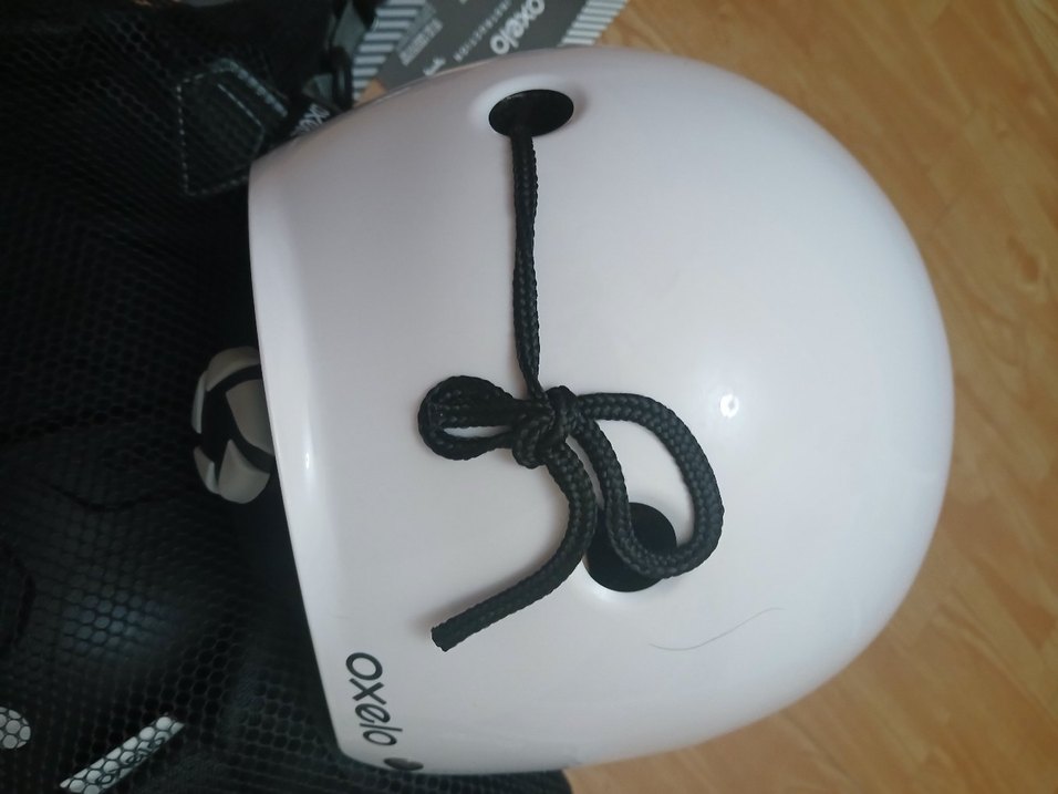 Beyaz Gri Oxelo Dizlikleri ve kasket - Görsel 3