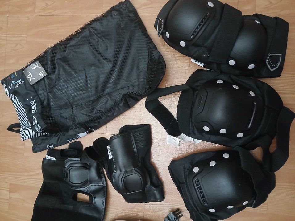 Beyaz Gri Oxelo Dizlikleri ve kasket - Görsel 5