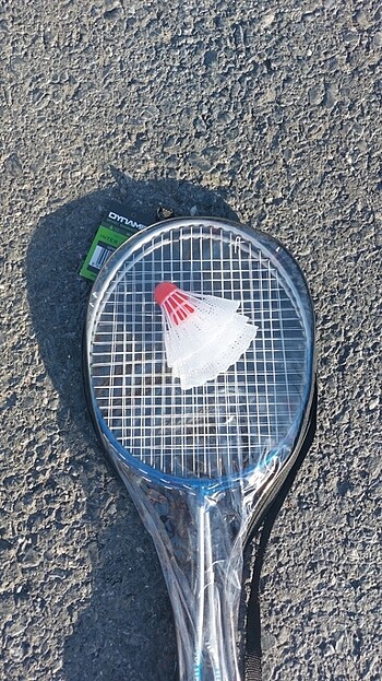  Badminton raketi