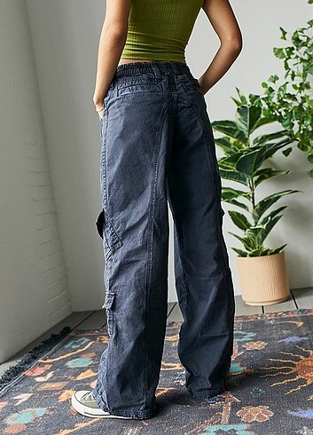 URBAN OUTFİTTERS Y2K CARGO JEAN