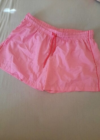 Pembe deniz şortu 