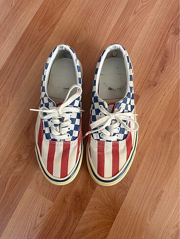 Vans Vans era