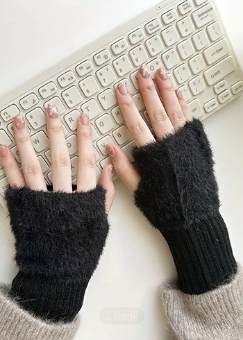 Peluş Parmaksız Kadın Eldiven - Görsel 3