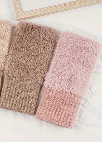 Kahvrengi Parmaksız Peluş Eldiven - Görsel 2
