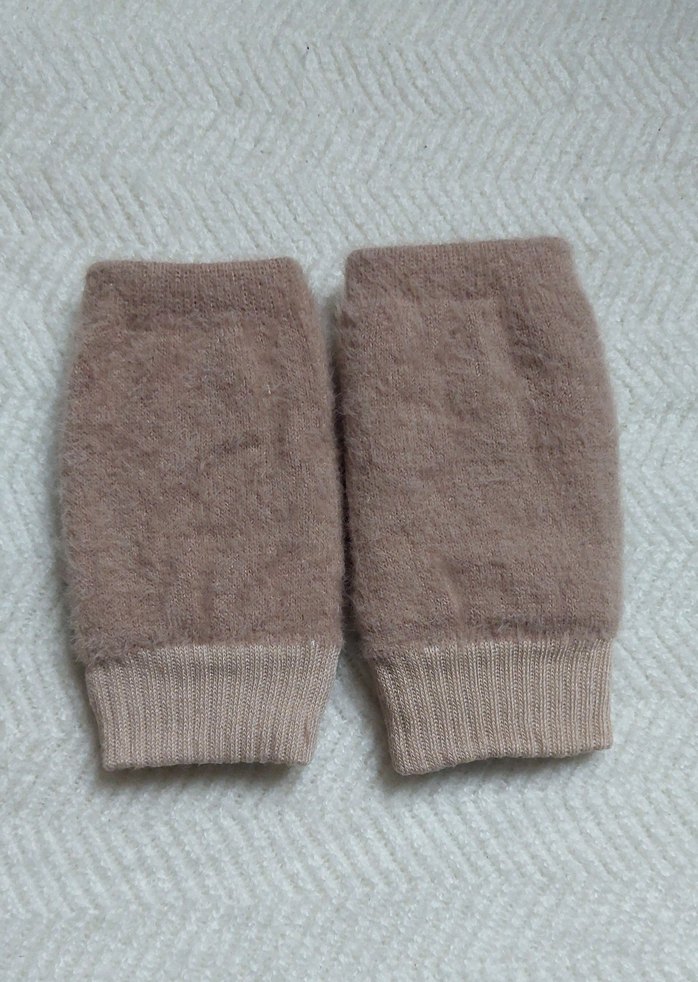 Kahvrengi Parmaksız Peluş Eldiven - Görsel 4