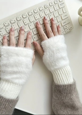 Peluş Tüylü Parmaksız Eldiven - Görsel 6