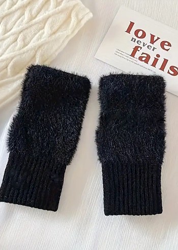 Siyah Parmaksız Peluş Kadın Eldiven - Görsel 2