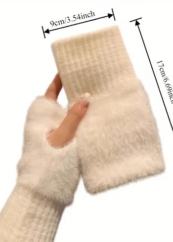 Siyah Parmaksız Peluş Kadın Eldiven - Görsel 3