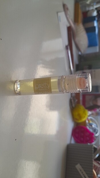 Kiko Lip oil roll on