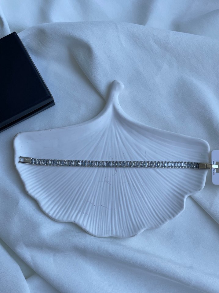 Zincir Detaylı Gri Kadın Bileklik - Görsel 2