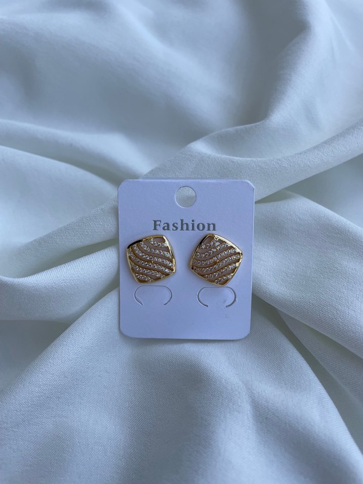 Altın Renkli Zebra Desenli Mini Küpe - Görsel 3