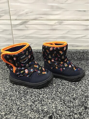 Kinetix Unisex kar botu 23 numara