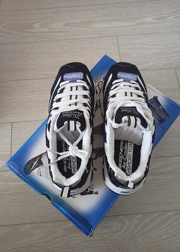 37 Beden mavi Renk Skechers D'lites