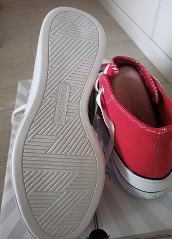 39 Beden kırmızı Renk Skechers konvers