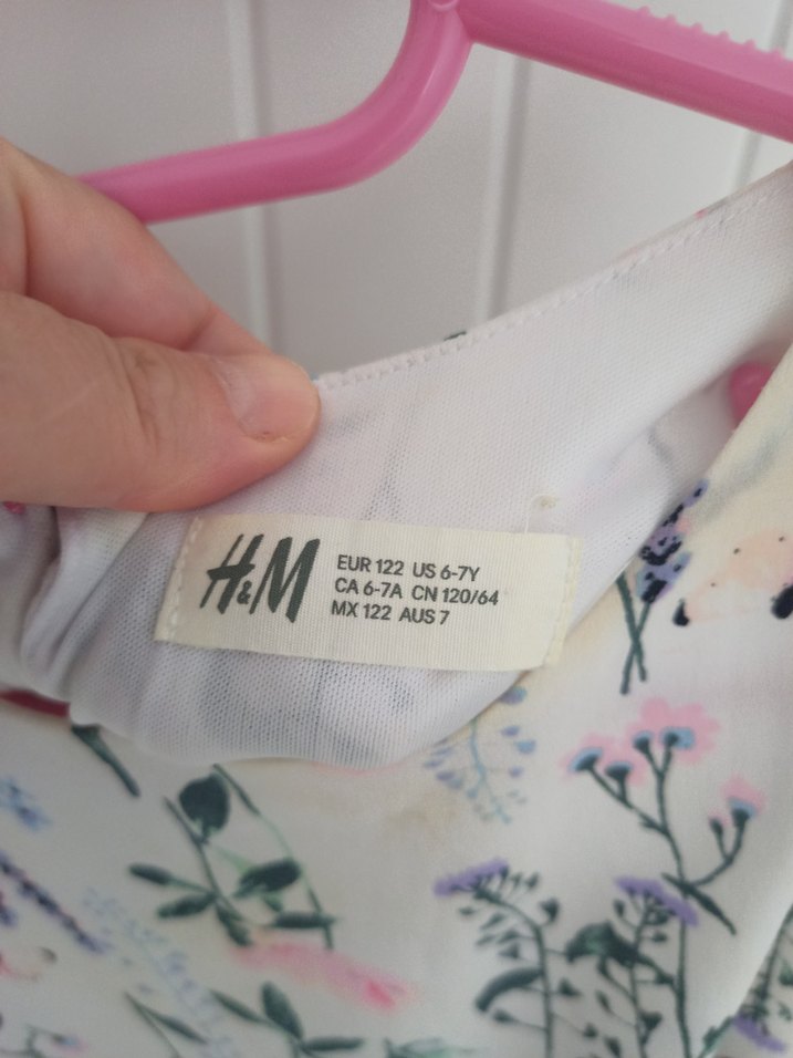 Çiçek Desenli Volanlı Kız Elbisesi - Görsel 4