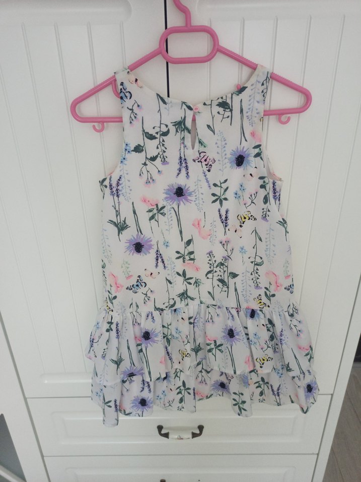 Çiçek Desenli Volanlı Kız Elbisesi - Görsel 3