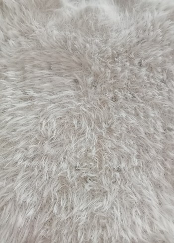 Beyaz Tüy Detaylı Kadın Kazak kısa - Görsel 6