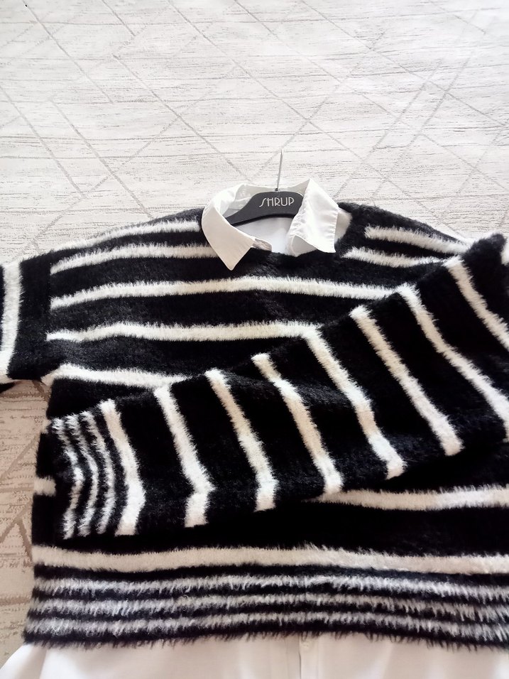 Zebra Desenli Kısa Örgü Kadın Kazak ve gömlek takım - Görsel 3