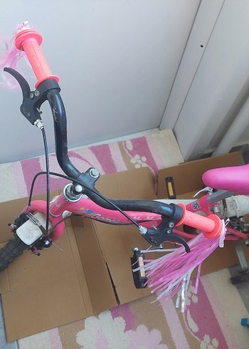 Decathlon Pembe Renkli Üç Tekerlekli Bisiklet