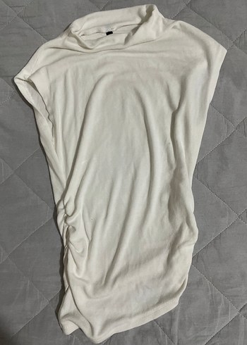 Trendyol & Milla Beyaz Yüksek Yakalı Kolsuz Fitted Bluz
