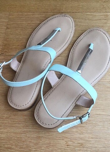 BCBG Maxazria BCBC sandalet
