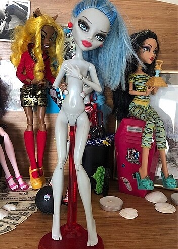 Beden Monster High Ghoulia Yelps