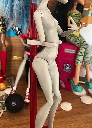 Beden Renk Monster High Ghoulia Yelps