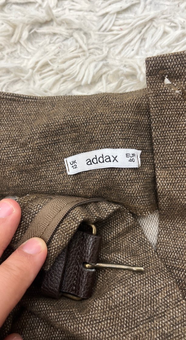 Kemer Detaylı Yüksek Bel Keten Kadın Şort - Görsel 2