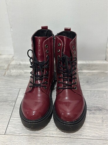 Bershka Bordo bot