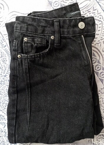 Trendyol & Milla Siyah straight jean