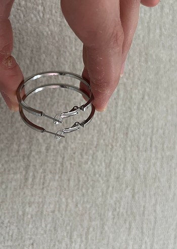 Gri Minimalist Halka Küpe ÇELİK - Görsel 2