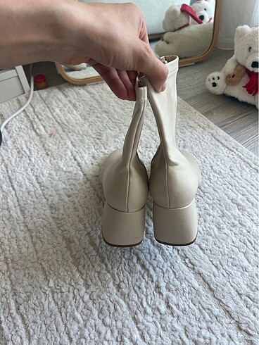 39 Beden Stradivarius krem bot