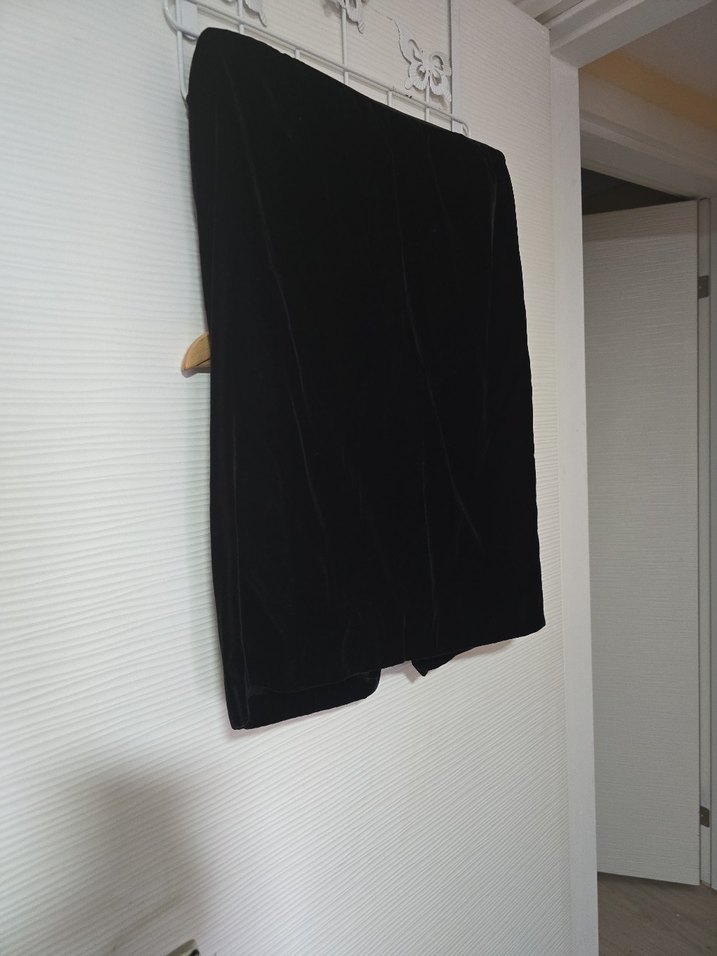 Düz Siyah Gotik Tarzda etek - Görsel 3